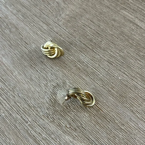 Mini knot earrings - Picture 2 of 2